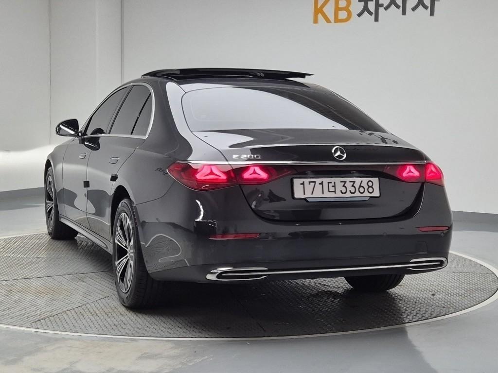 Mercedes Benz E class - Vista 2