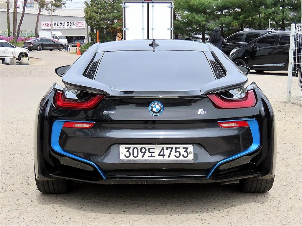 BMW i8 - Vista 4