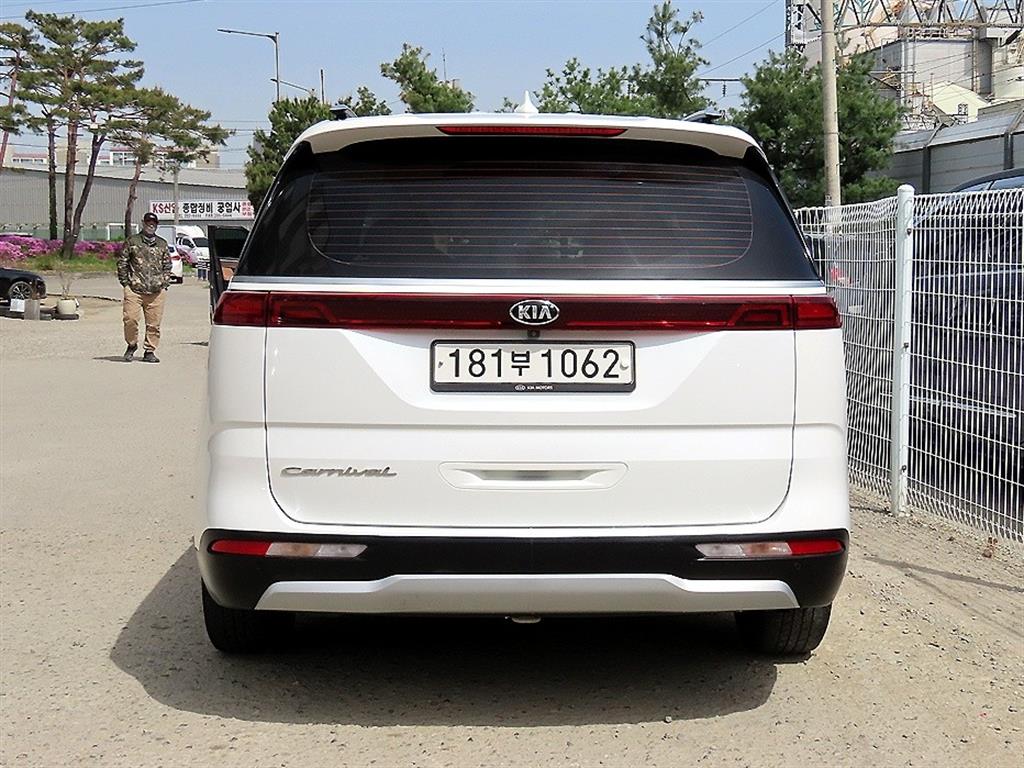 KIA Carnival - Vista 4