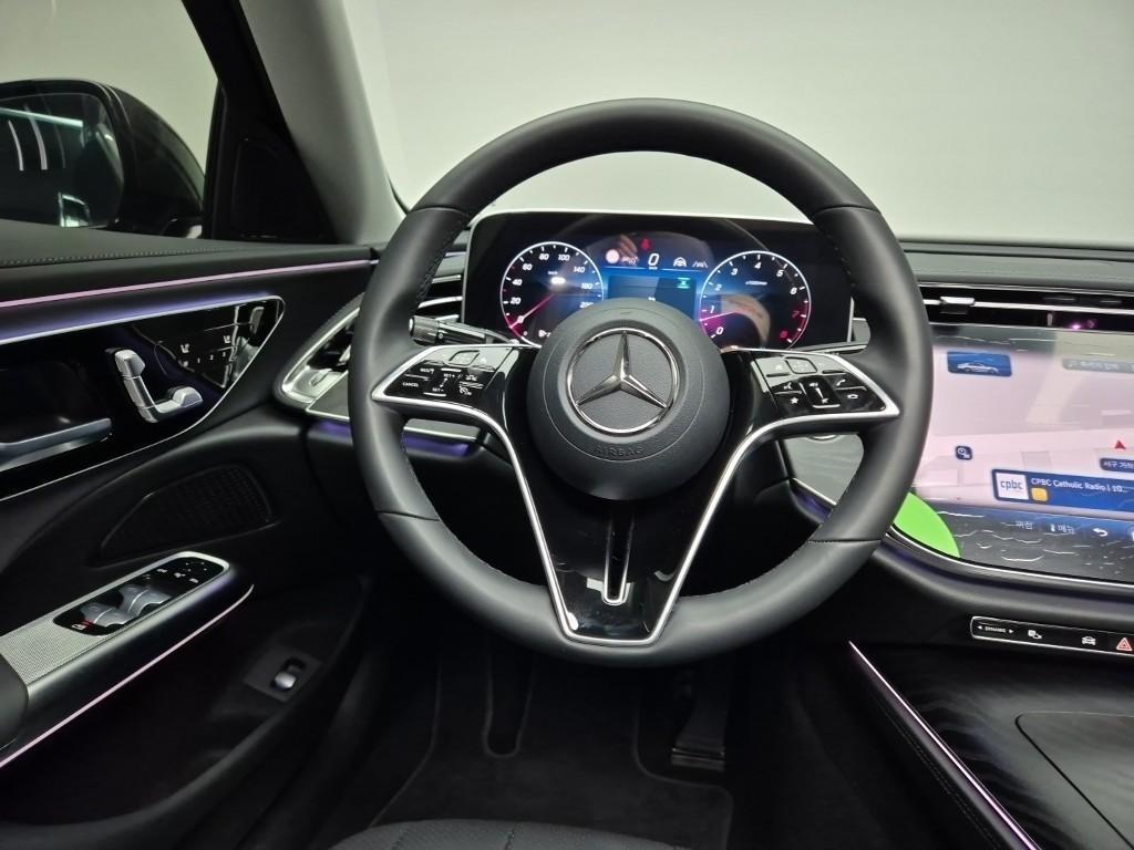 Mercedes Benz E class - Vista 11