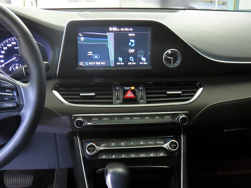 HYUNDAI Grandeur - Vista 11