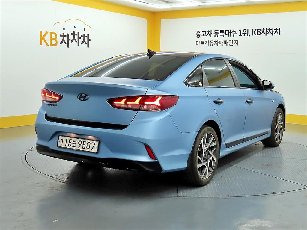 HYUNDAI Sonata - Vista 4