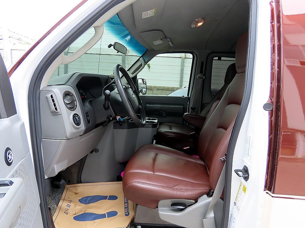 Ford E-Series - Vista 5