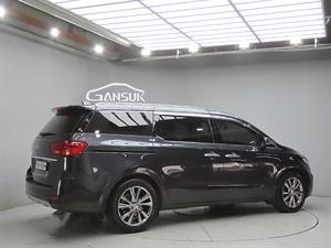 KIA Carnival - Vista 8