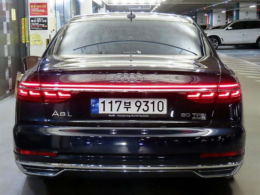 Audi A8 - Vista 5