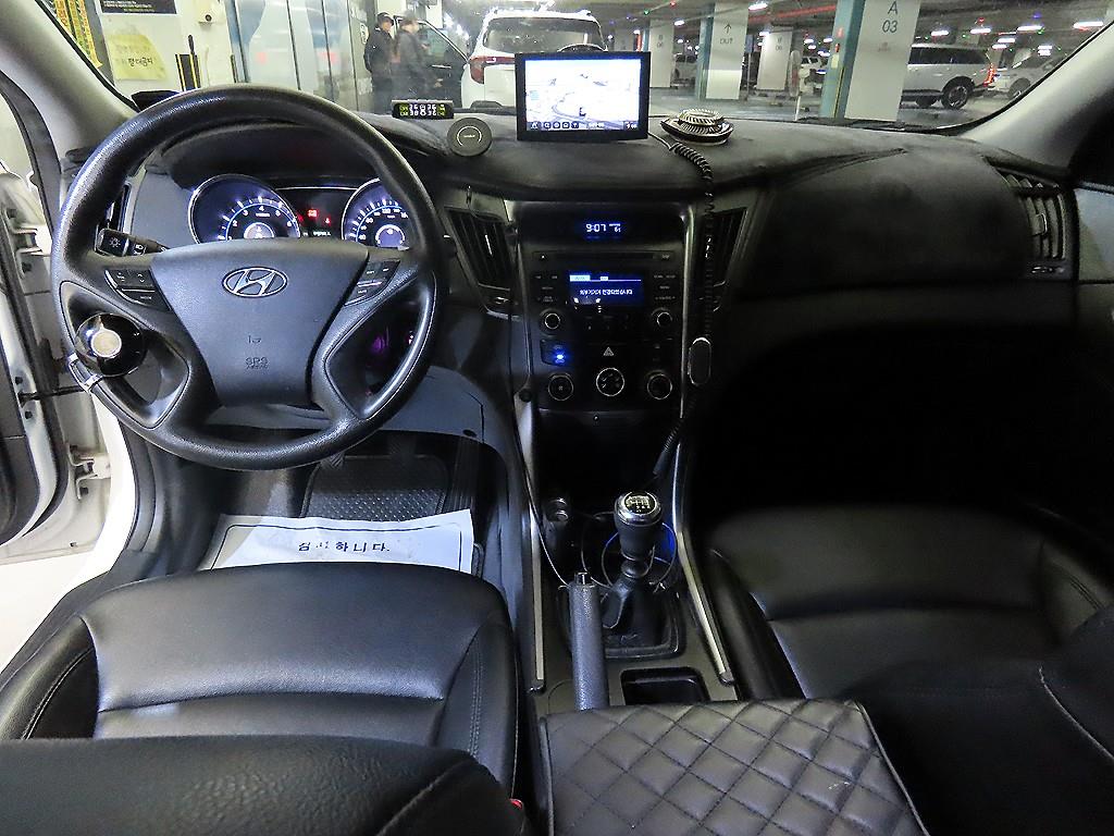 HYUNDAI Sonata - Vista 10