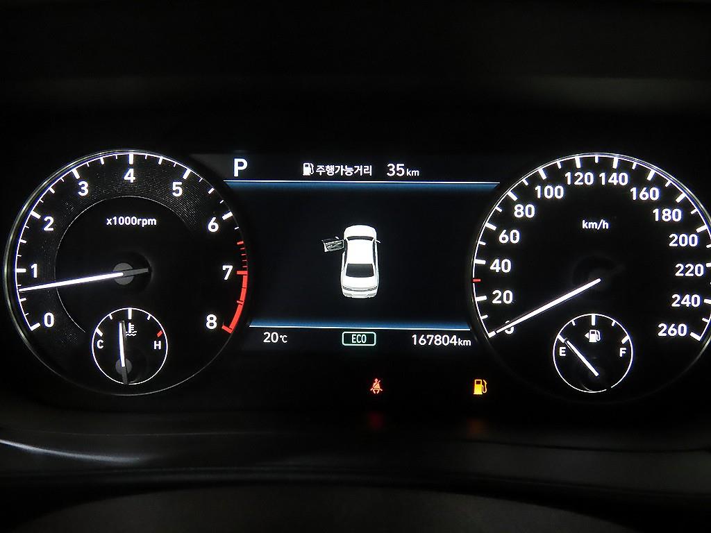 Genesis G90 - Vista 9