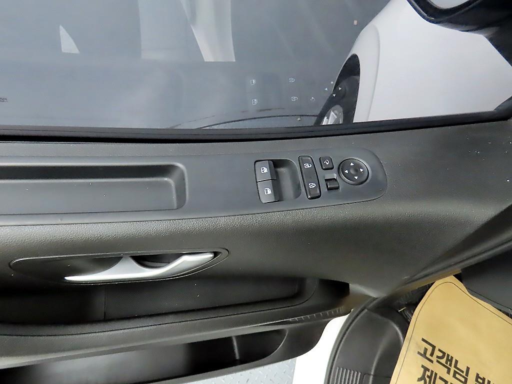 HYUNDAI Staria - Vista 11