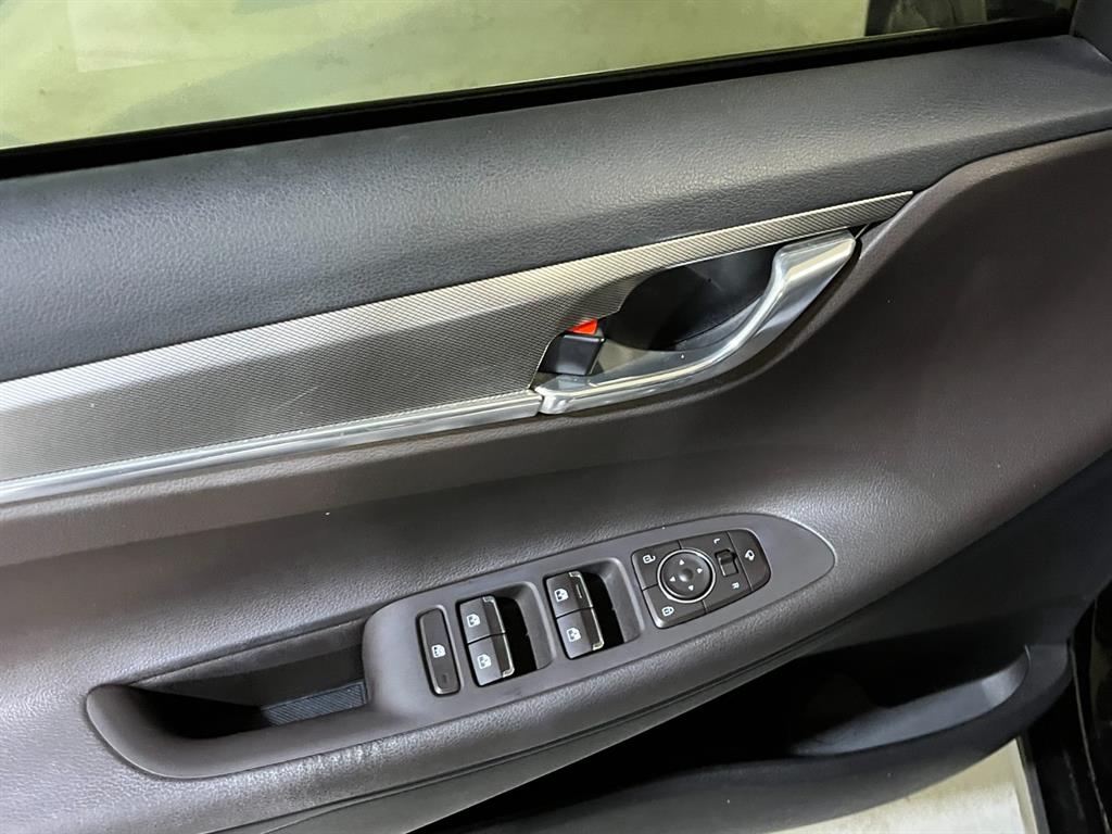 HYUNDAI Grandeur - Vista 12