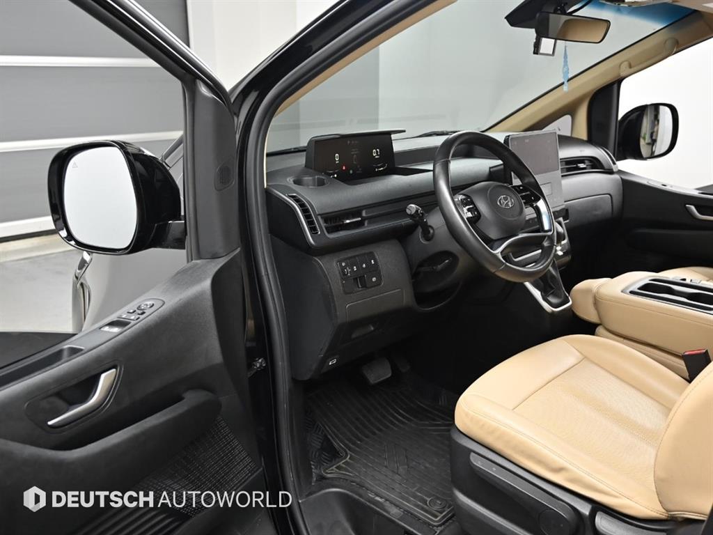 HYUNDAI Staria - Vista 11