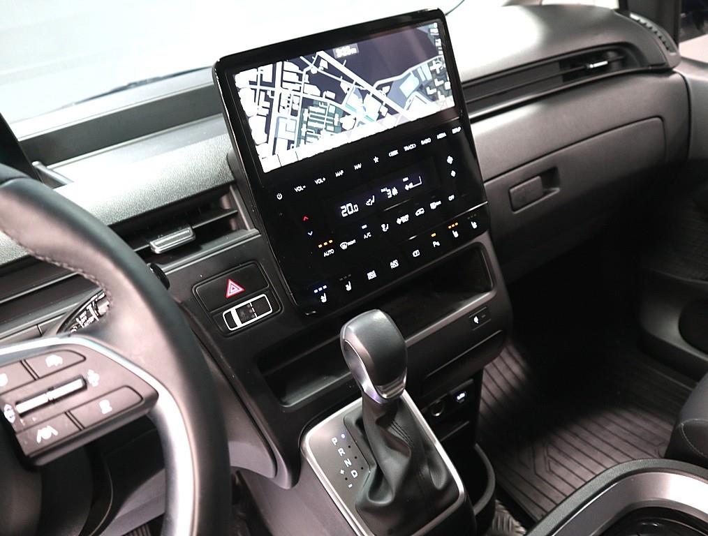 HYUNDAI Staria - Vista 11