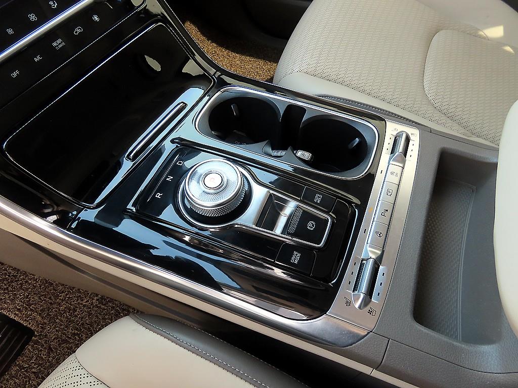 KIA Carnival - Vista 10