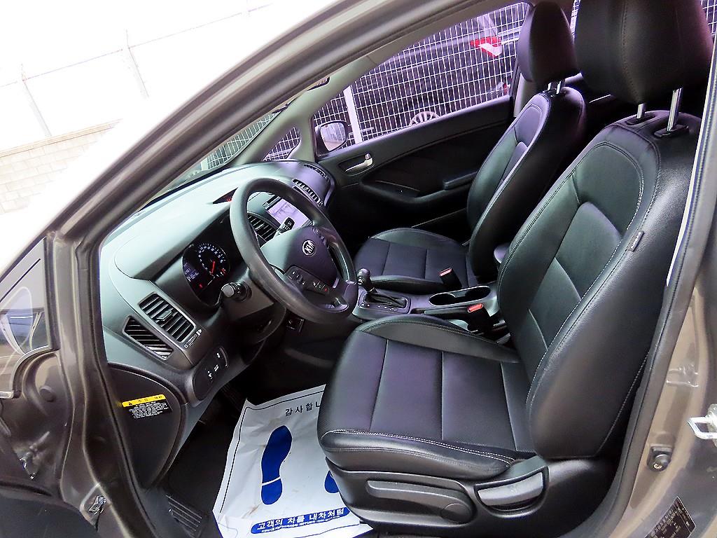 KIA K3 - Vista 5