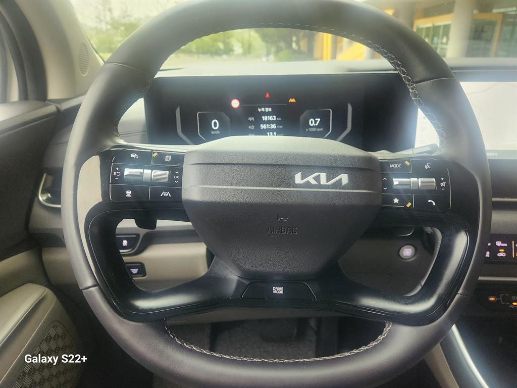 KIA Carnival - Vista 12