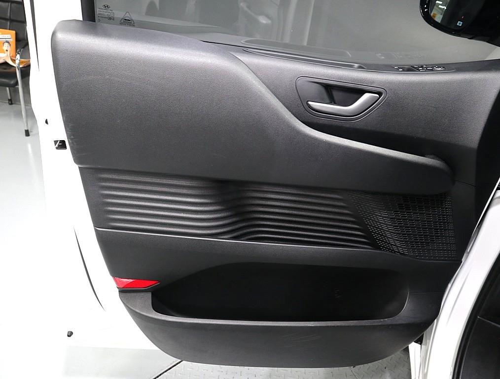 HYUNDAI Staria - Vista 8