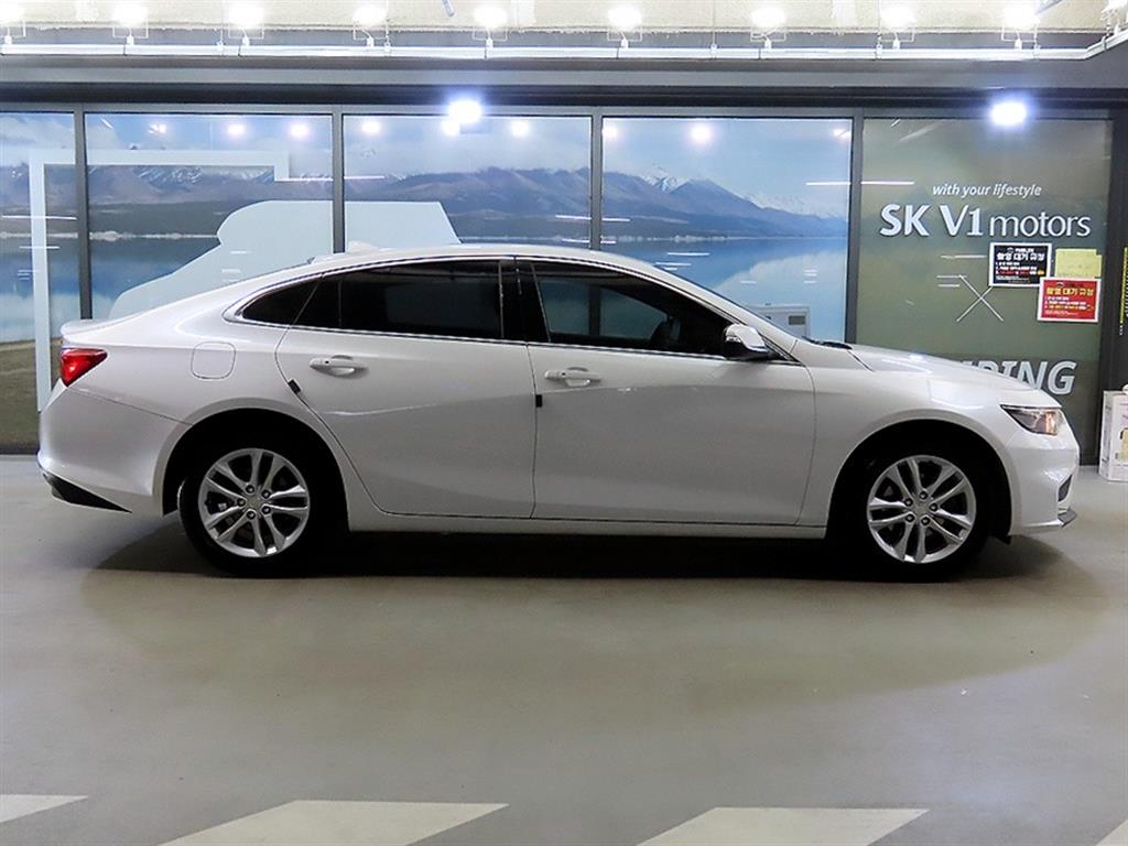 Chevrolet Malibu - Vista 3