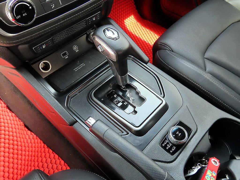 Ssangyong Rexton - Vista 10