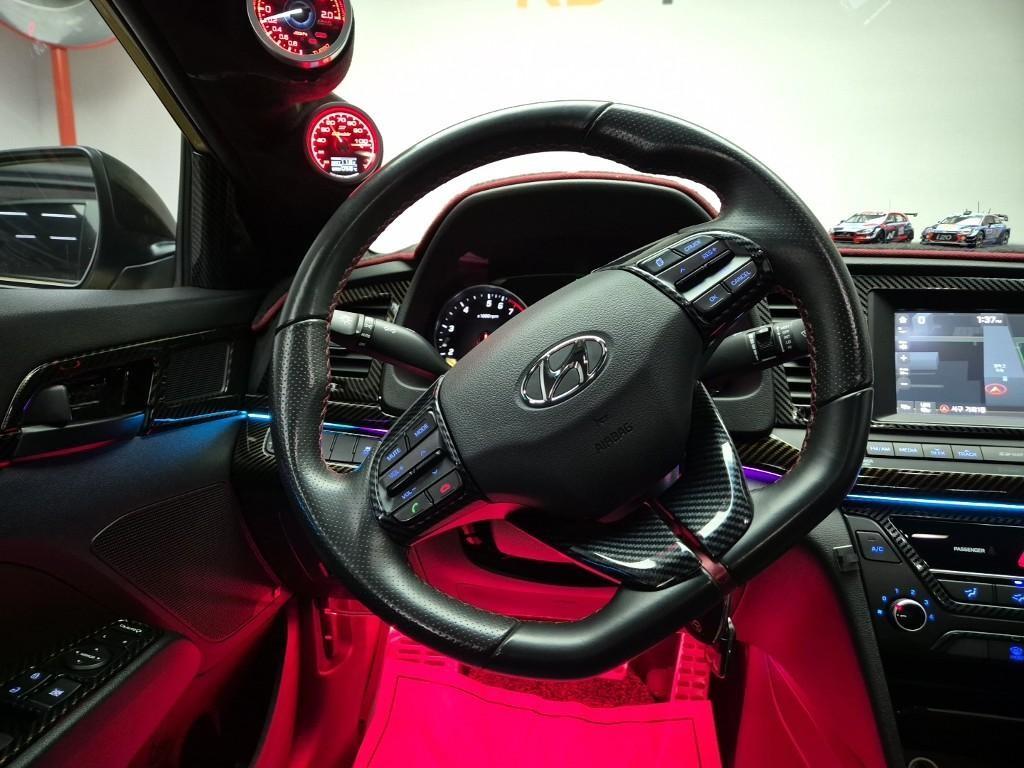 HYUNDAI Avante - Vista 9