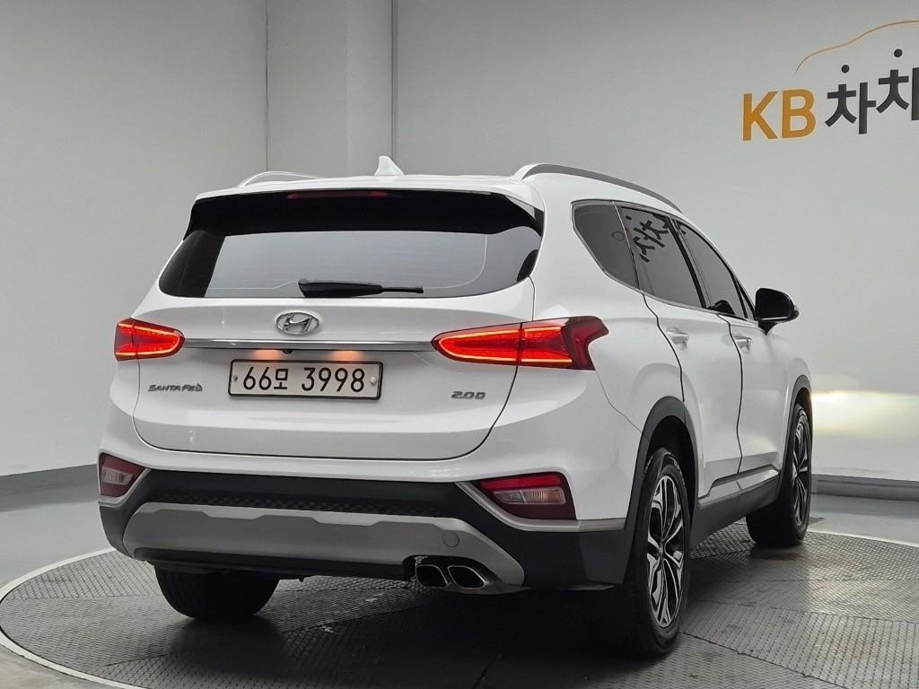 HYUNDAI Santa Fe - Vista 3