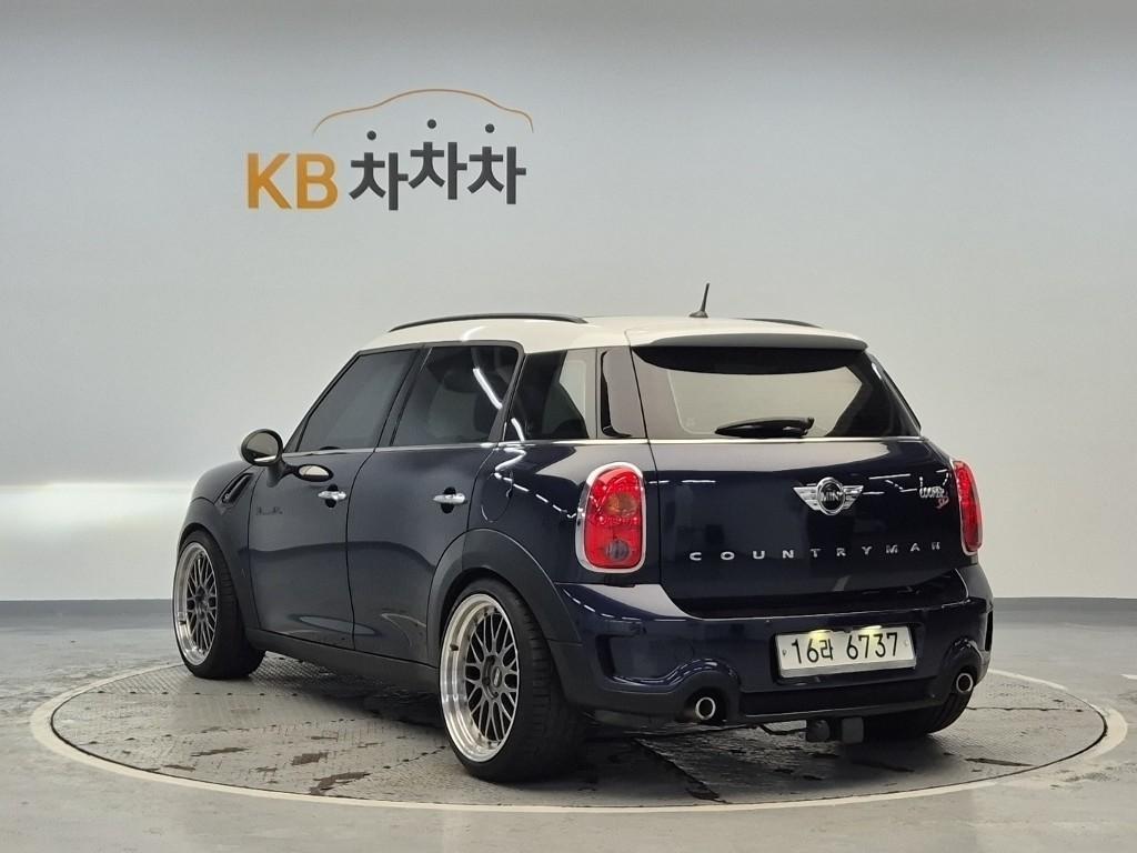 Mini Countryman - Vista 4