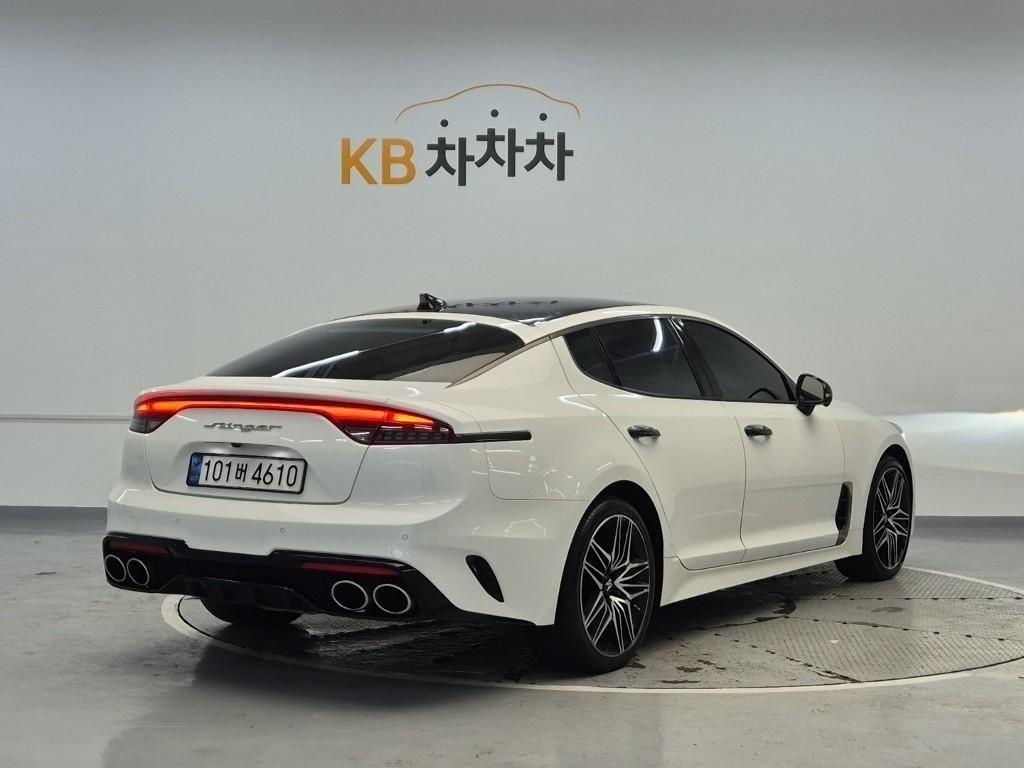 KIA Stinger - Vista 3