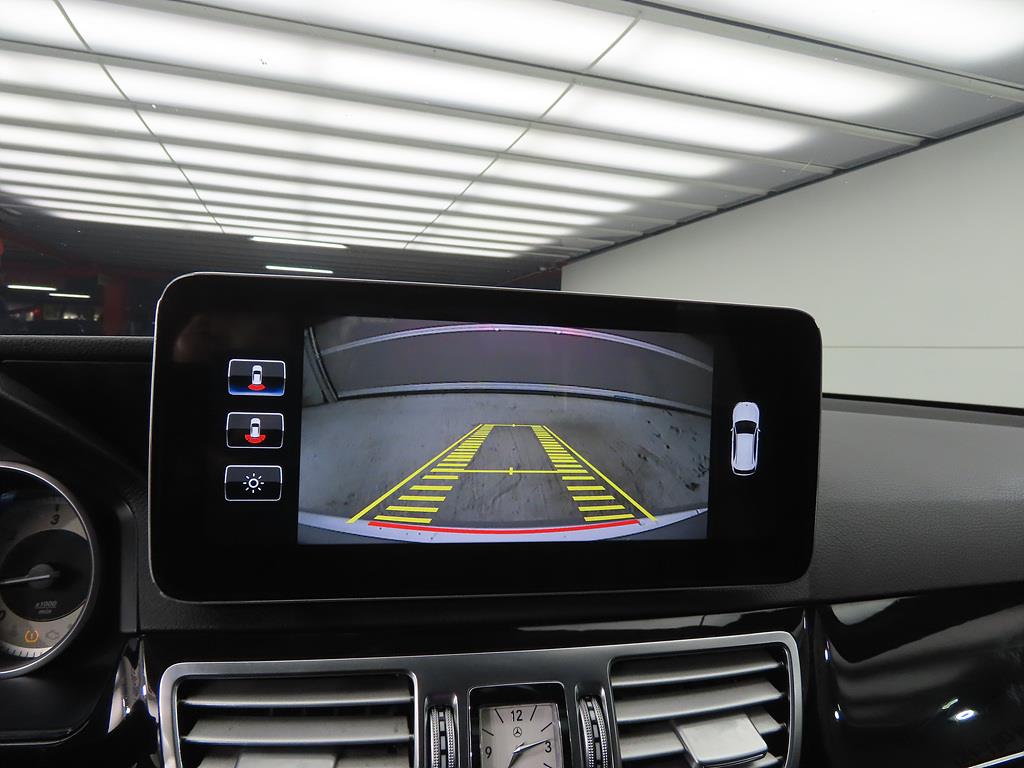 Mercedes Benz E class - Vista 12