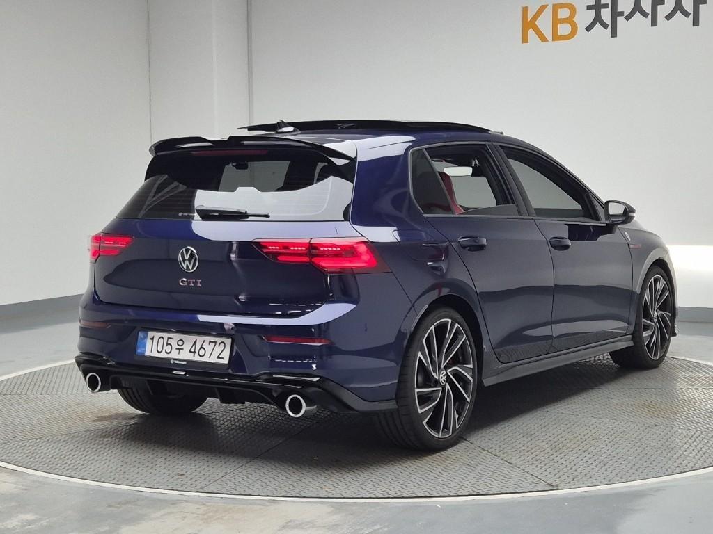 Volkswagen Golf - Vista 4