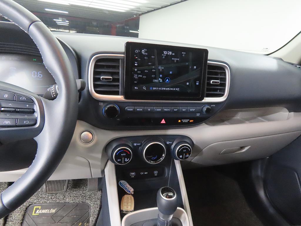HYUNDAI Venue - Vista 10
