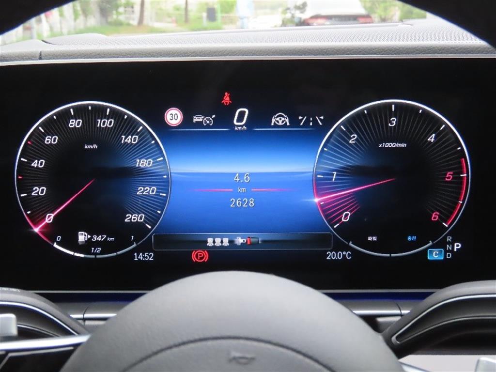 Mercedes Benz GLE Class - Vista 9