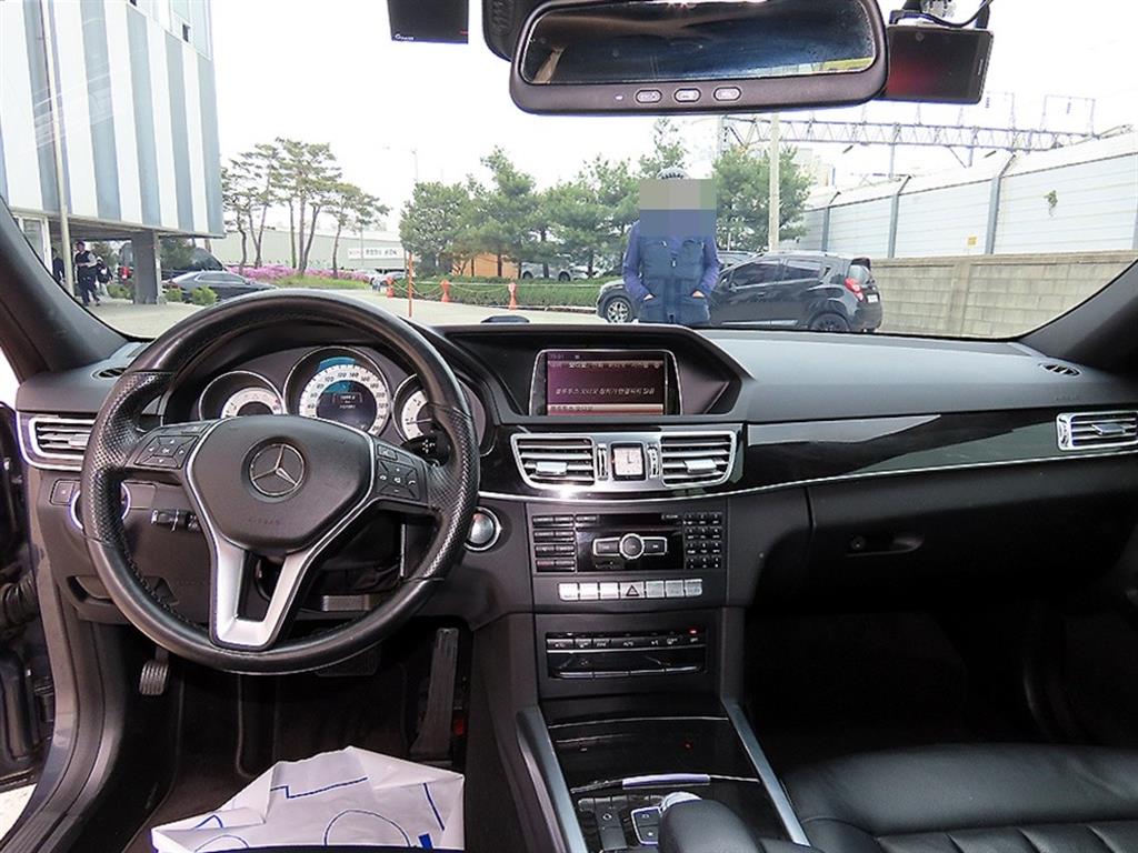 Mercedes Benz E class - Vista 7