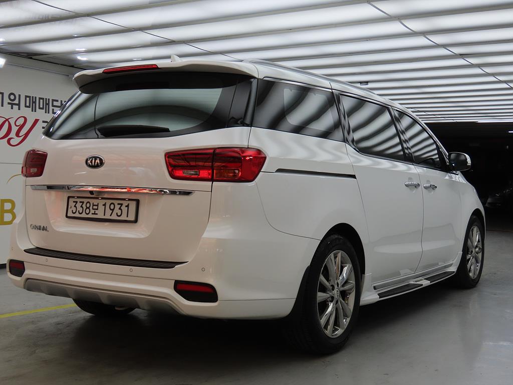 KIA Carnival - Vista 4