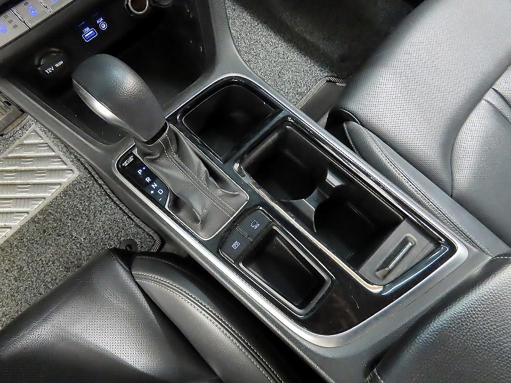 HYUNDAI Sonata - Vista 10