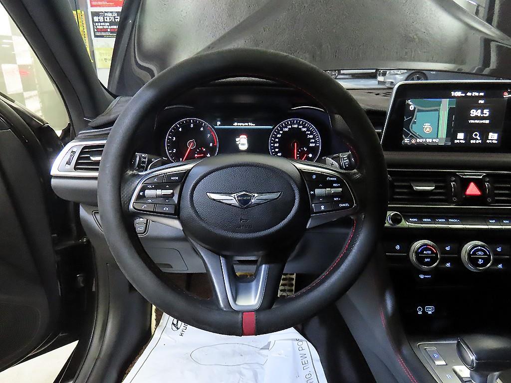 Genesis G70 - Vista 8