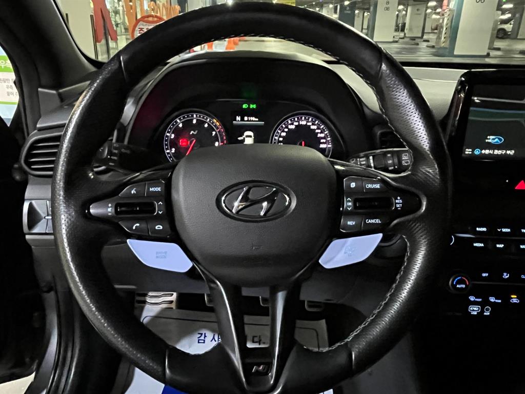 HYUNDAI Veloster - Vista 12