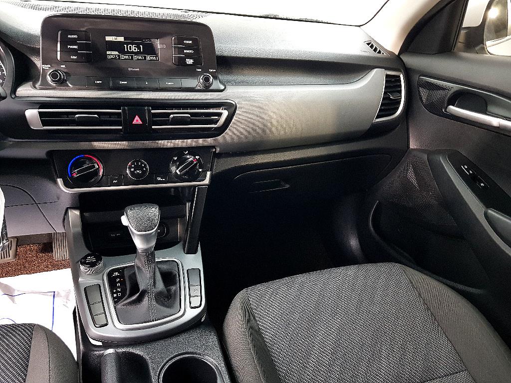 KIA Seltos - Vista 10