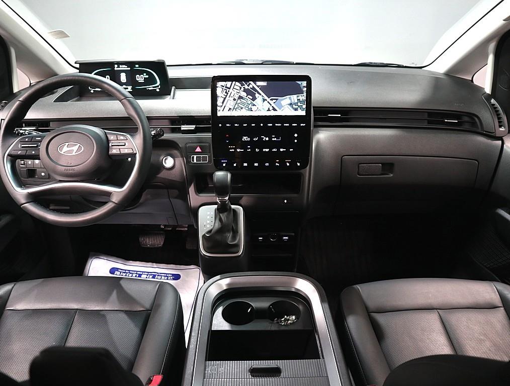 HYUNDAI Staria - Vista 5