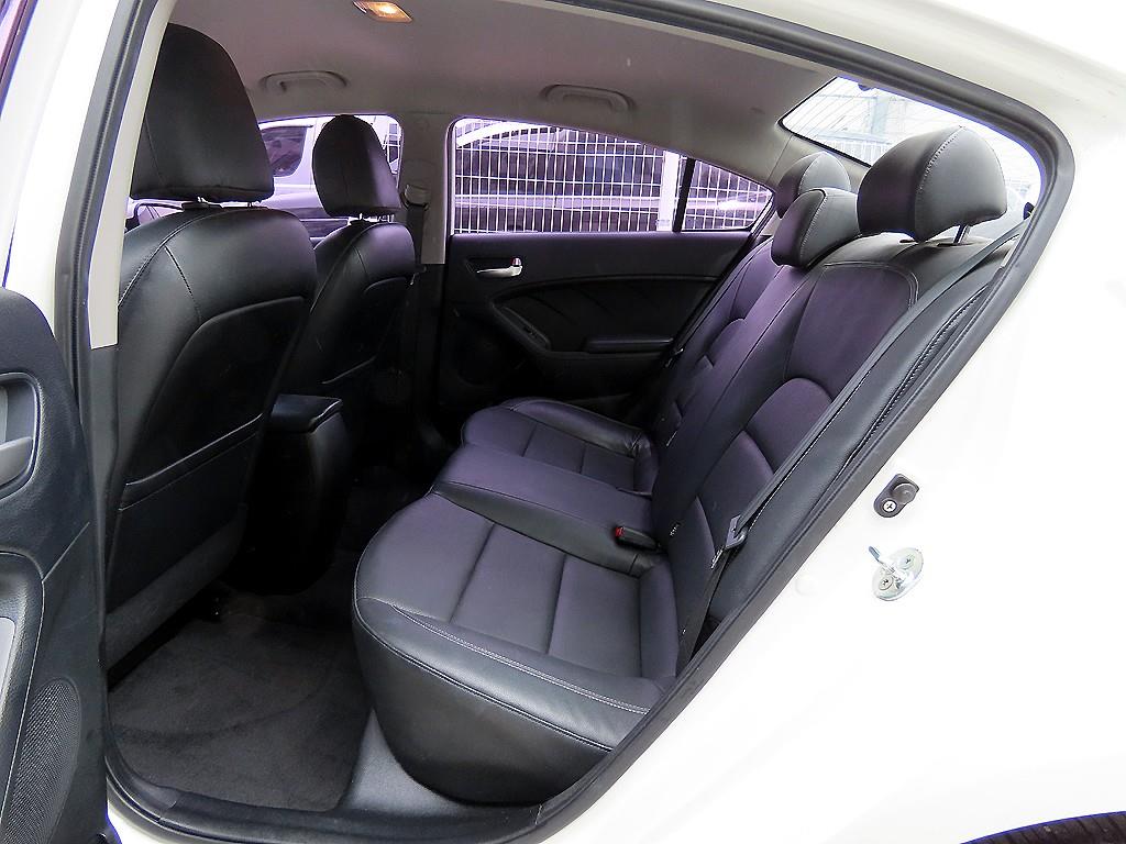 KIA K3 - Vista 6