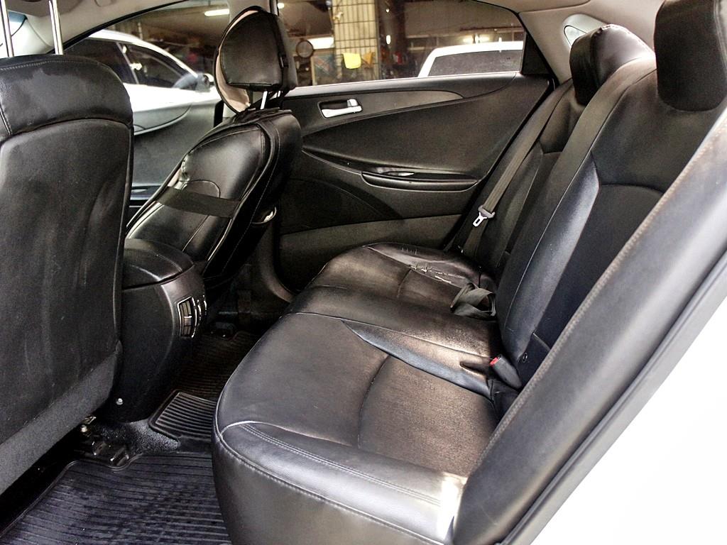 HYUNDAI Sonata - Vista 11