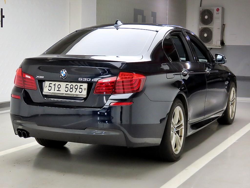 BMW 5 Series - Vista 4