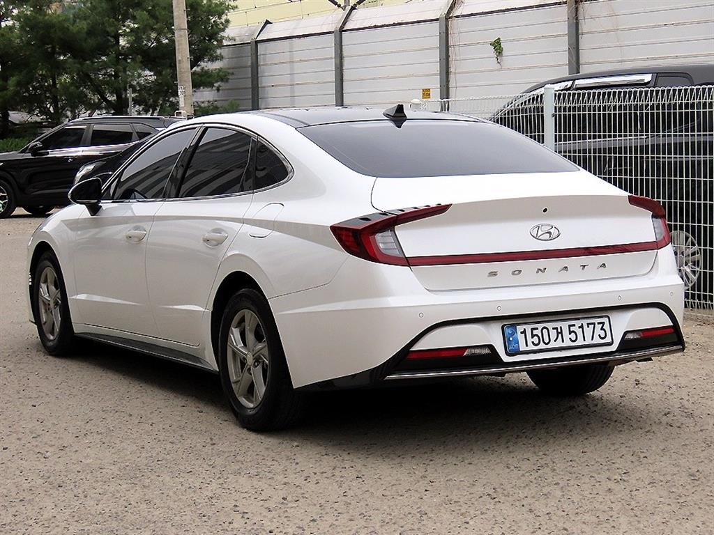 HYUNDAI Sonata - Vista 3