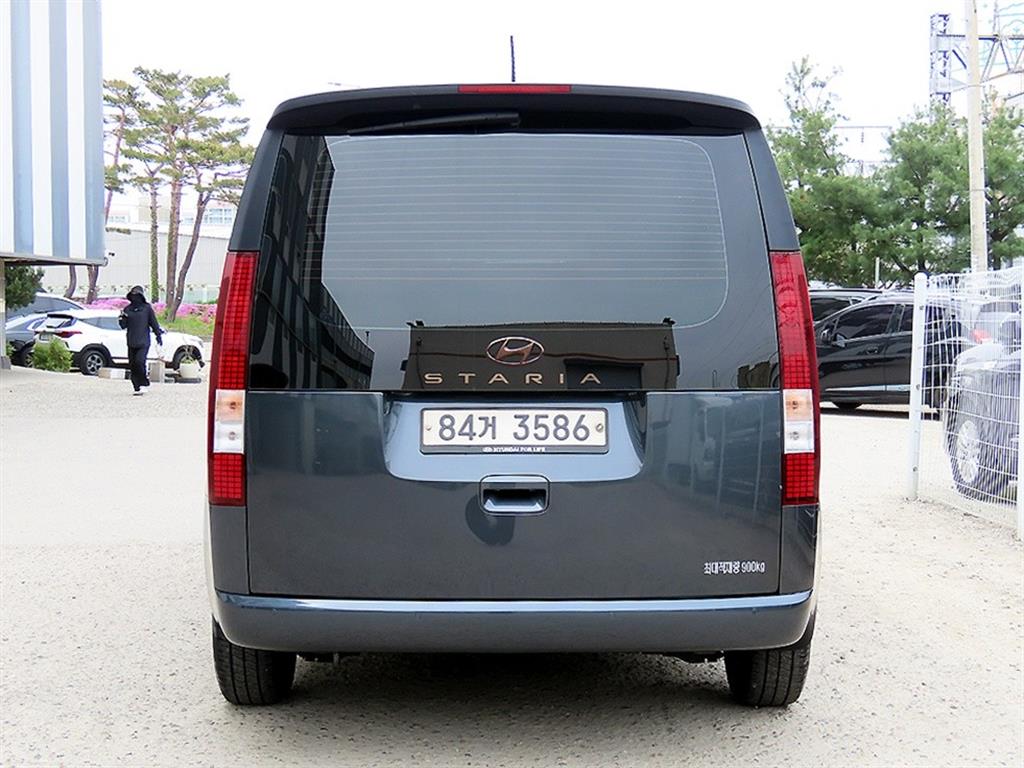 HYUNDAI Staria - Vista 4
