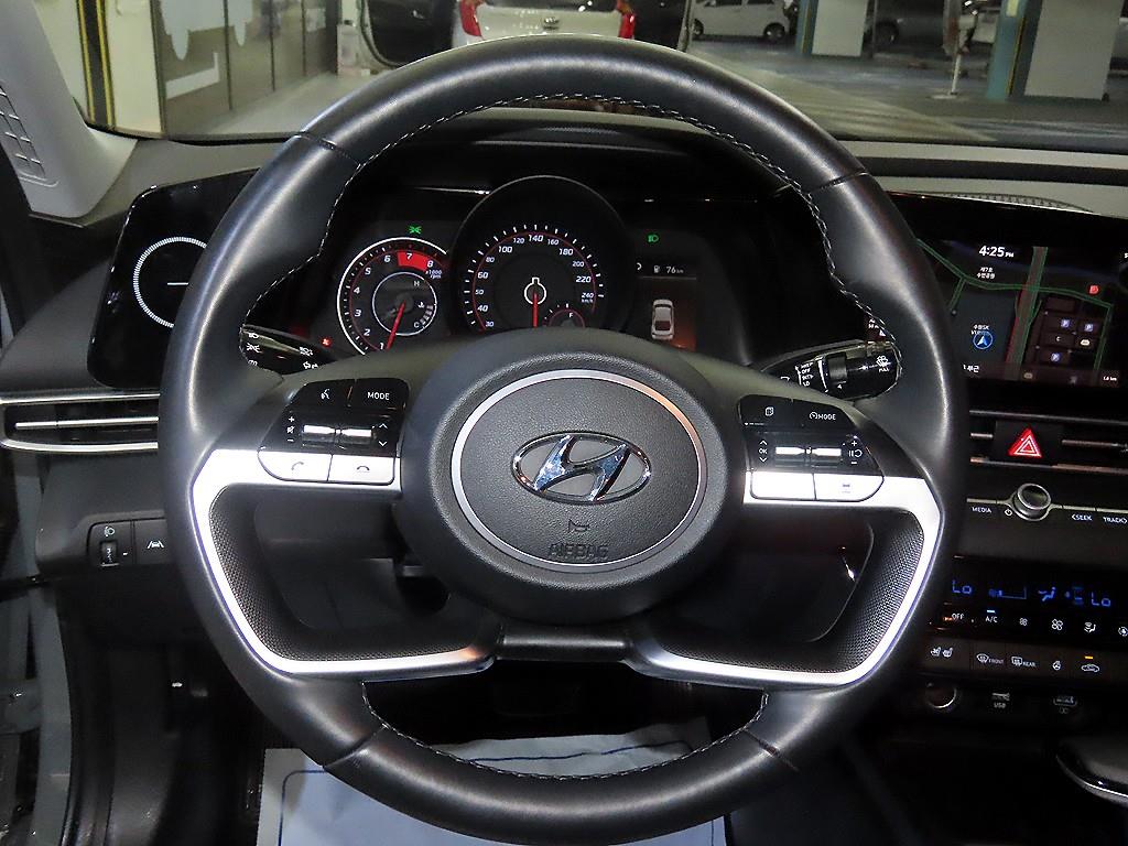 HYUNDAI Avante - Vista 8