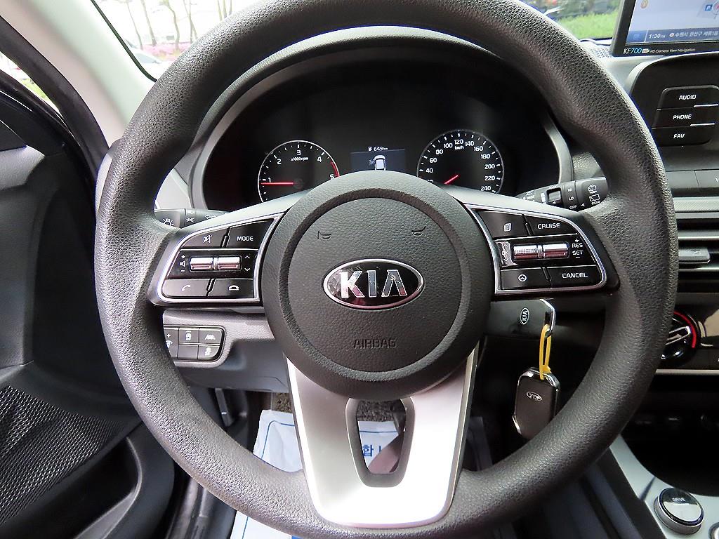 KIA Seltos - Vista 8