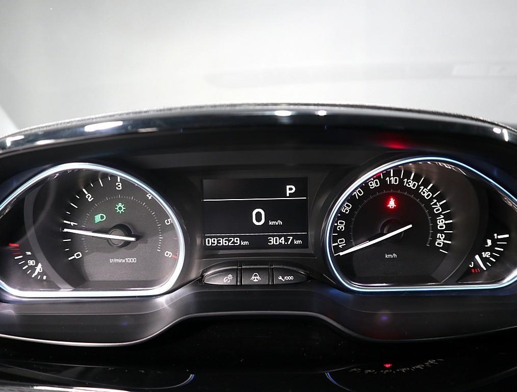Peugeot 2008 - Vista 6