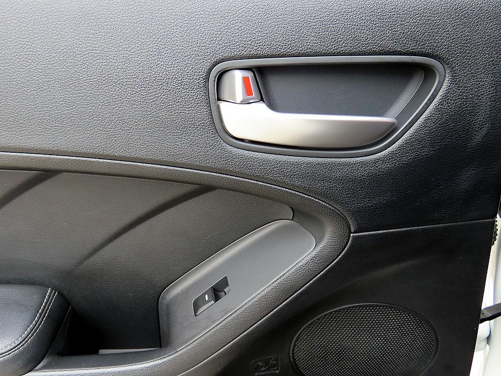 KIA K3 2015 Blanco - Importación desde Corea - HF Imports Iquique - Foto 15