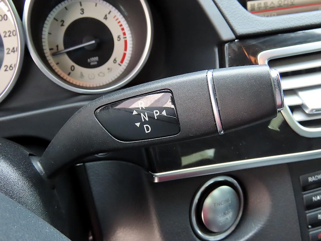 Mercedes Benz E class - Vista 10