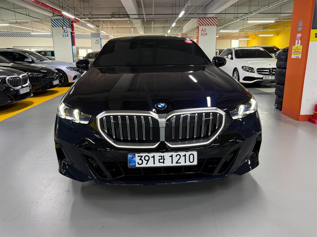 BMW 5 Series 2024 Negro - Importación desde Corea - HF Imports Iquique - Foto 1