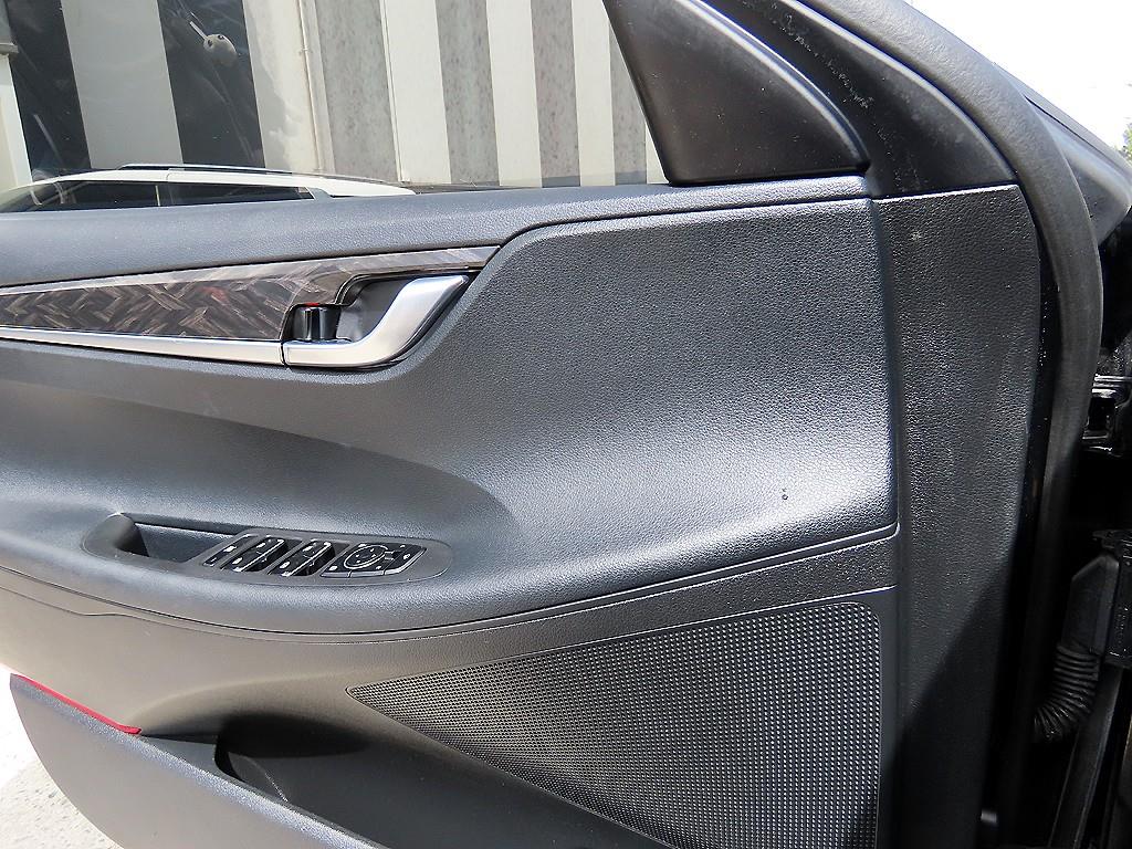 HYUNDAI Grandeur - Vista 11