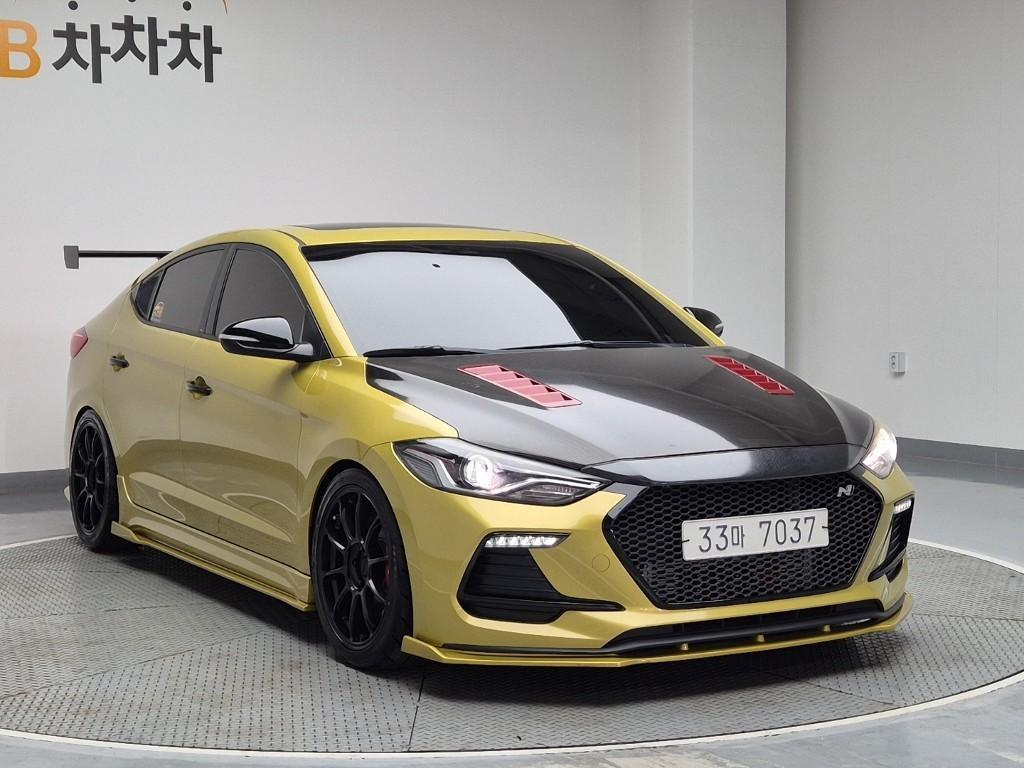 HYUNDAI Avante - Vista 2