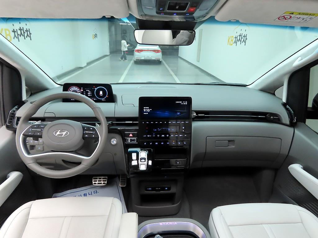 HYUNDAI Staria - Vista 6